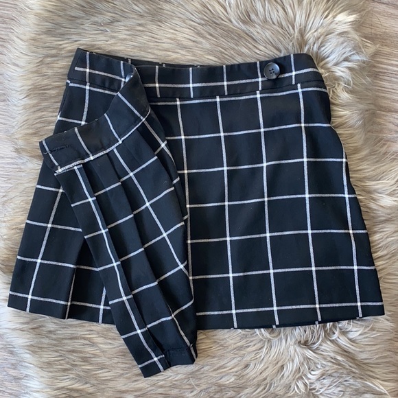 Topshop Y2K Inspired Black & White Plaid Wrap Around Skirt - Picture 2 of 7